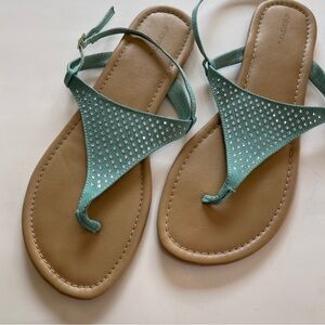 Xhilaration Sandals Thong-Style